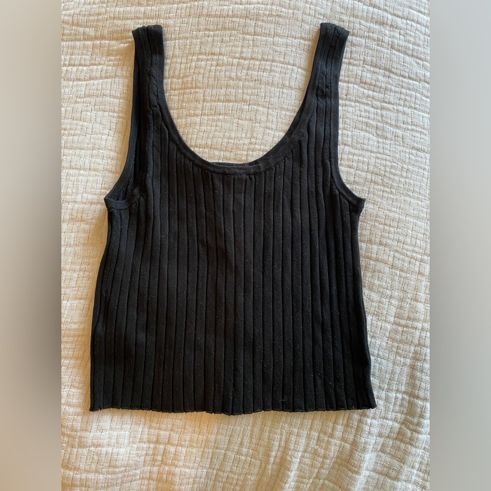 Divided Black Ribbed Tank - Picture 2 of 3